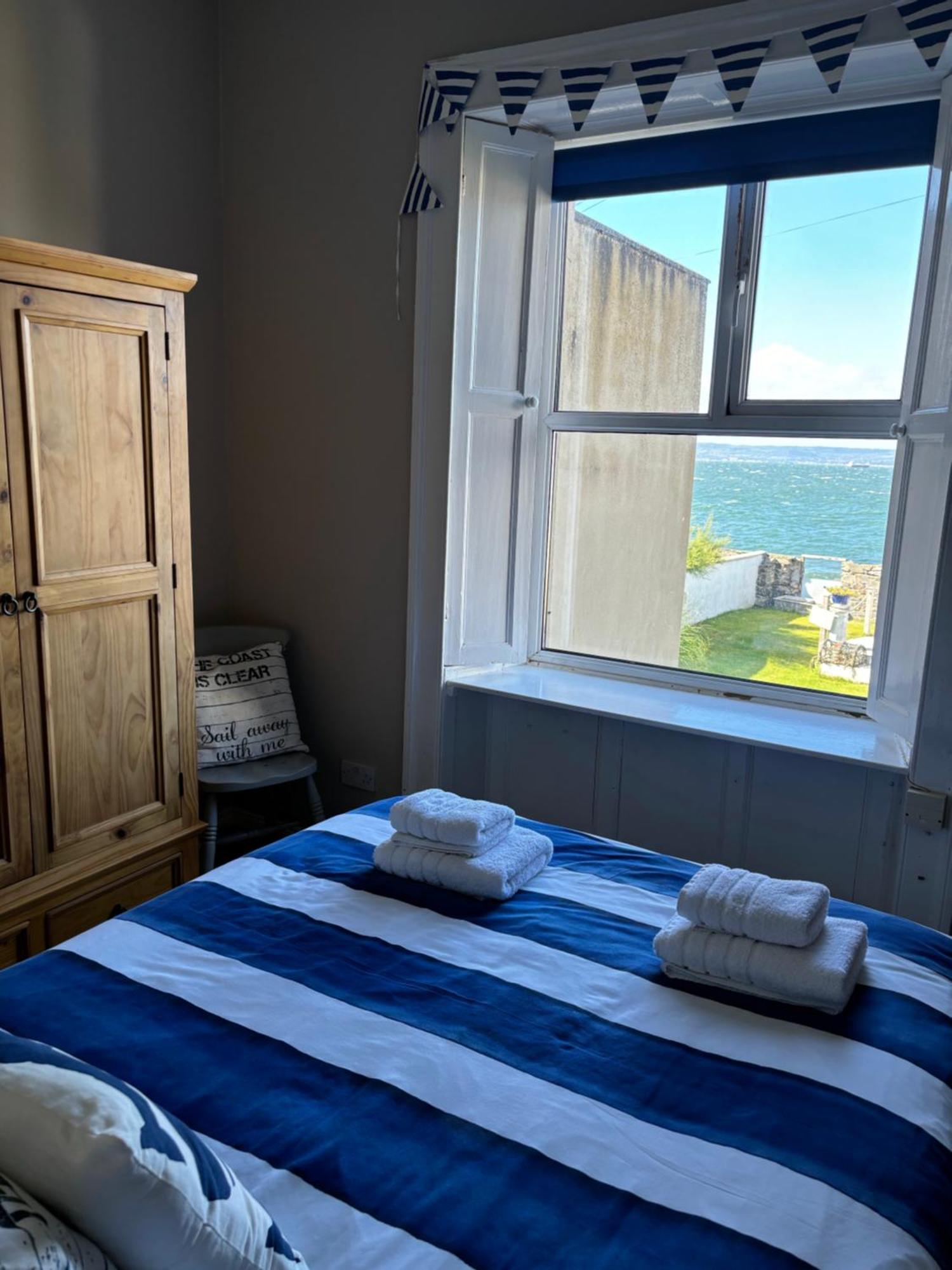 Splash Cottage Beach House With Sea Lapping Garden Bangor Eksteriør billede
