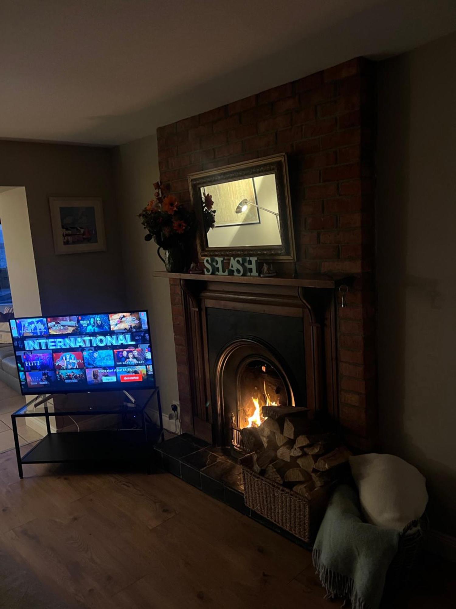 Splash Cottage Beach House With Sea Lapping Garden Bangor Eksteriør billede